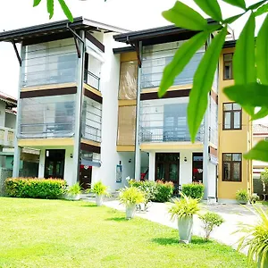 https://sea-breeze-deluxe-inn-27-4-palangathura-west.kandyhotelsnow.com